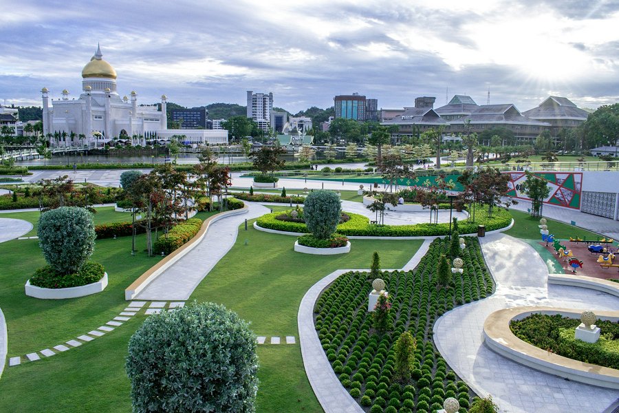 Taman Mahkota Jubli Emas